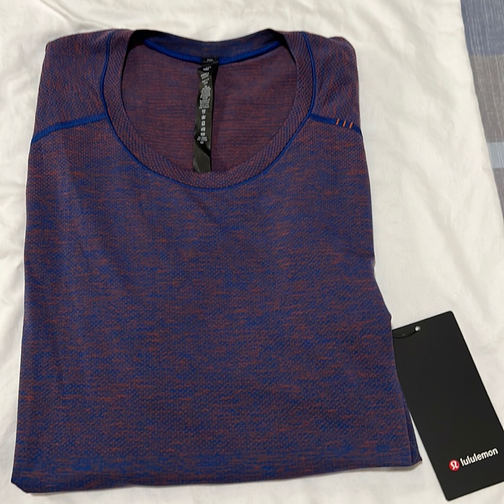 NEW mens Lululemon Tshirt Size XXL  colors are blue and orange